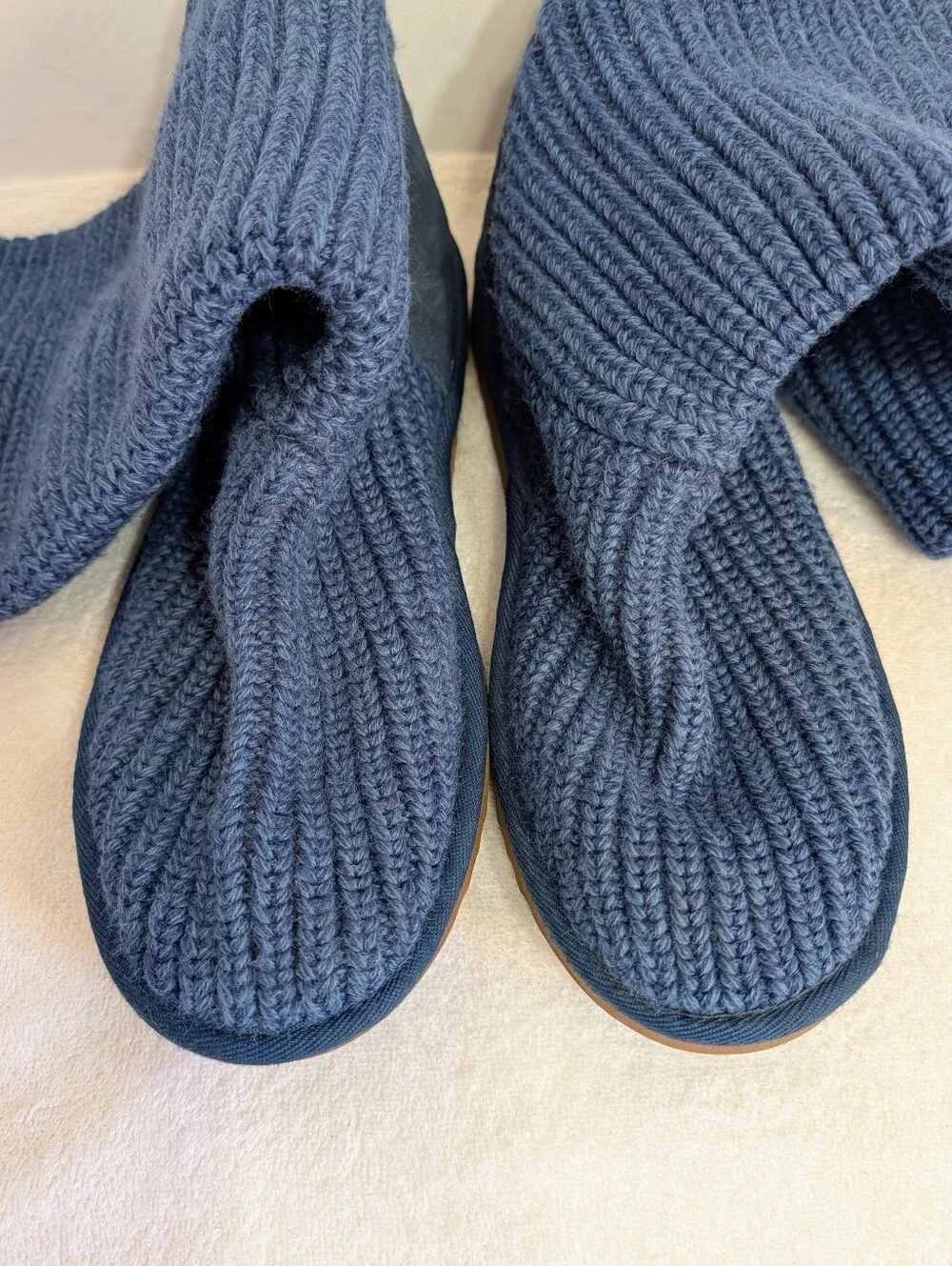 UGG Classic Cardy Knit Woven Boots Women’s US 9 Sheepskin Lined 3 Button Blue